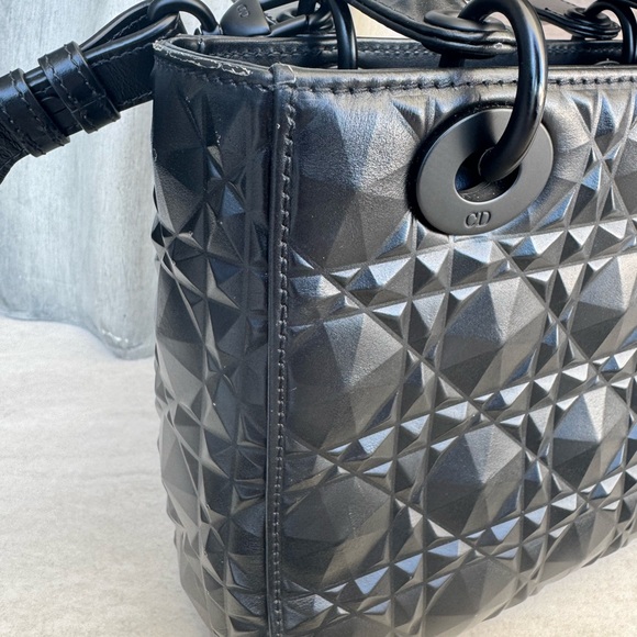 Calfskin Diamond Medium Lady Dior Black - Picture 6 of 14